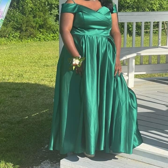 slim fit dress slacks Elegant Green A Line Evening Dress 2022 New Appliques Beaded Long Prom   ModelDressy